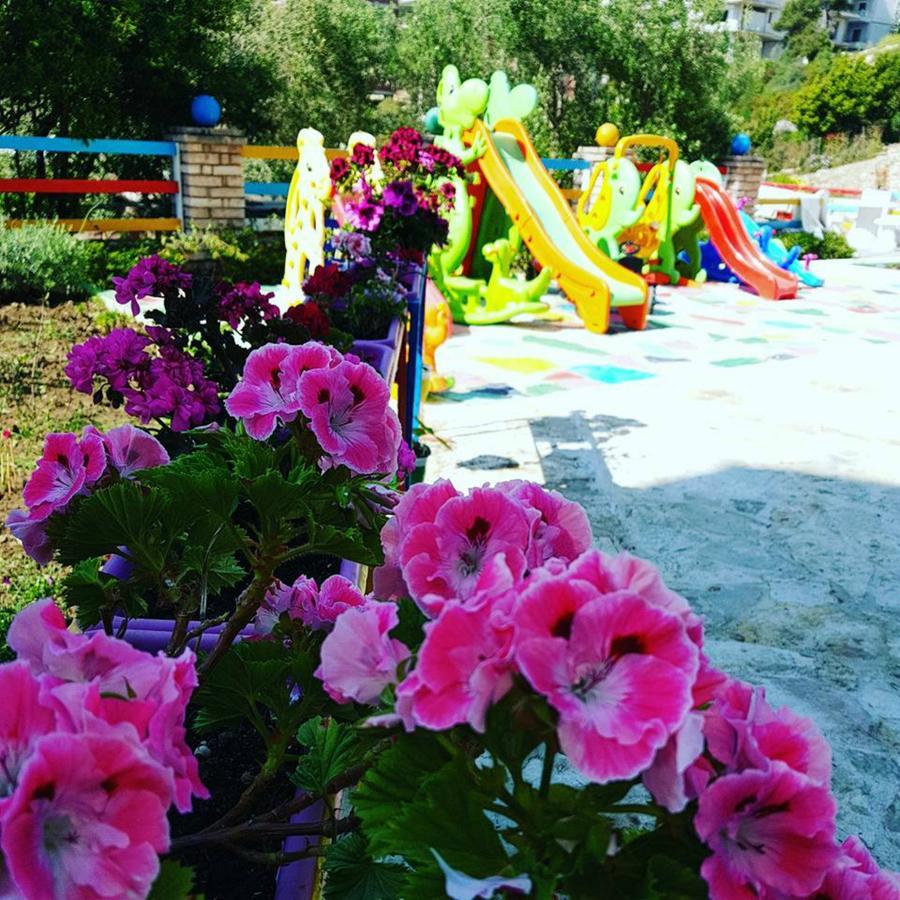Viola Garden Restaurant Hotell 3*